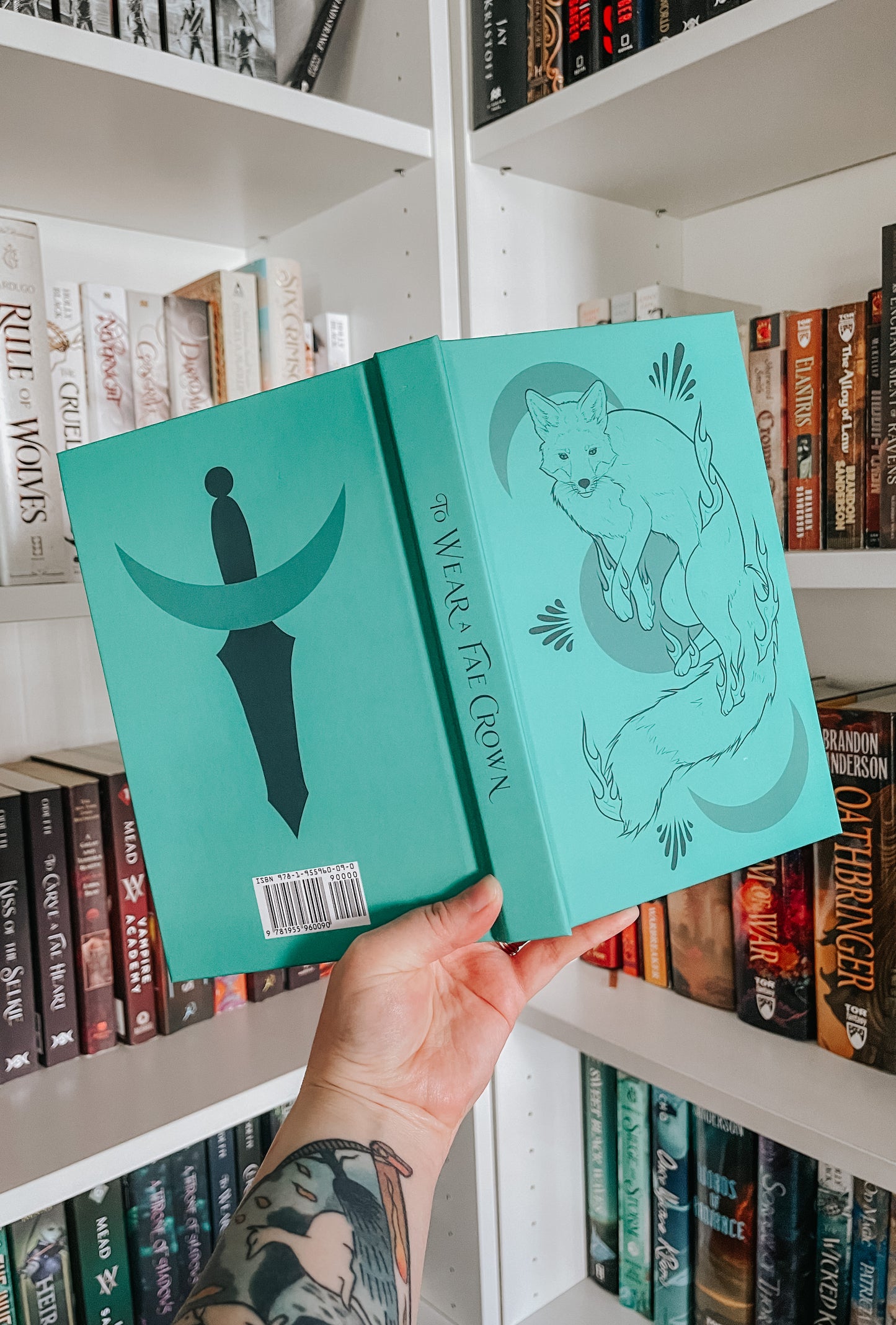 To Wear a Fae Crown (hardcover) signed