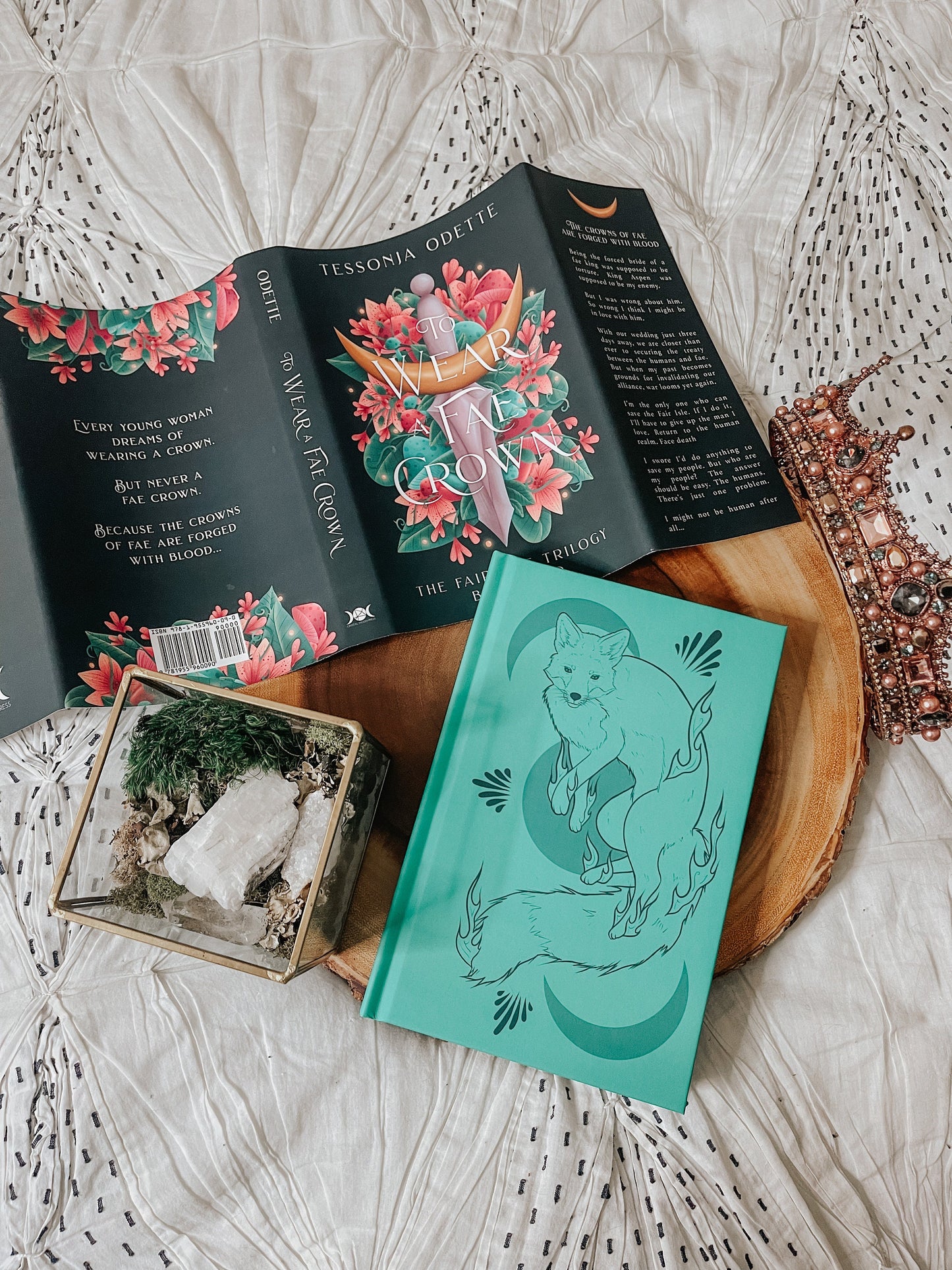 To Wear a Fae Crown (hardcover) signed